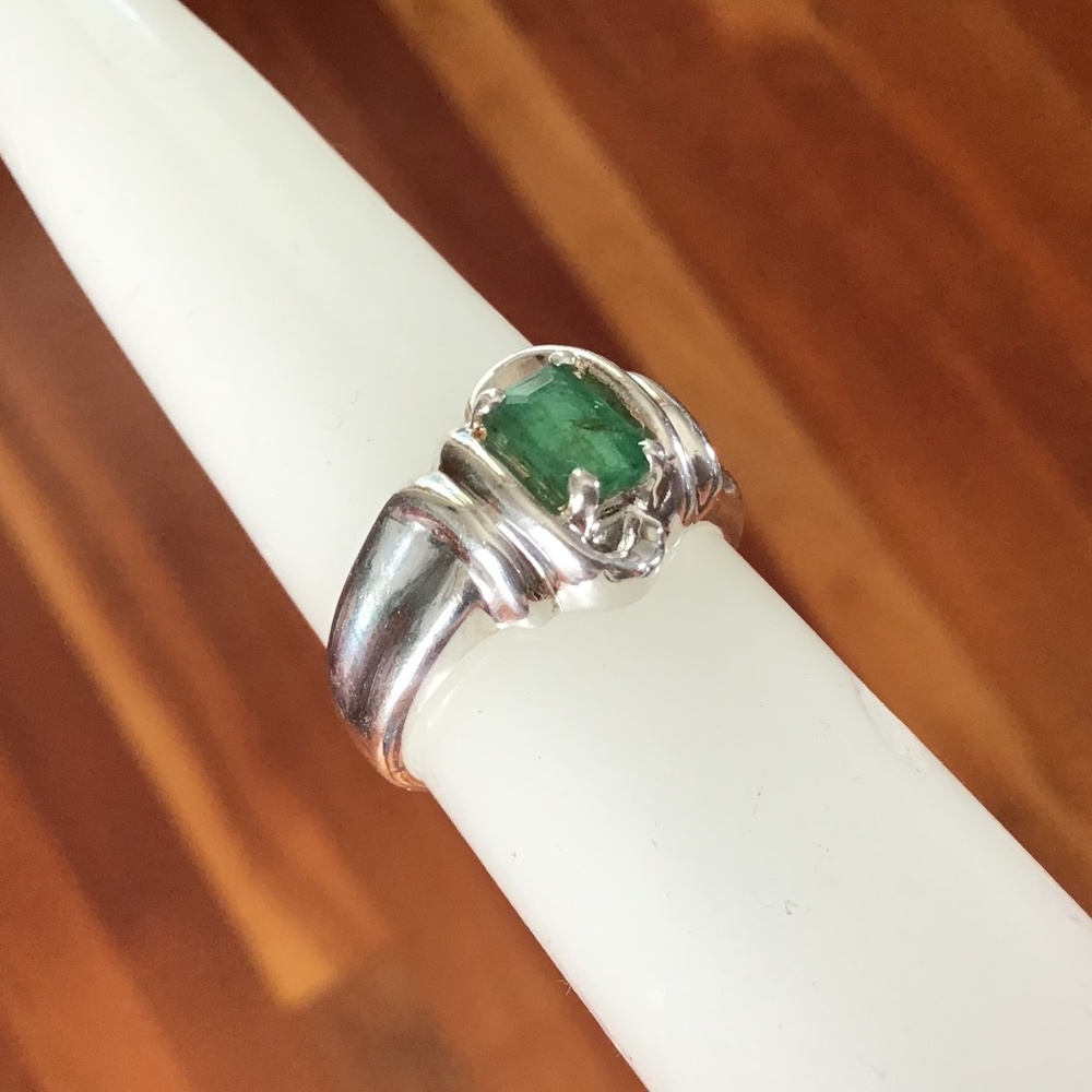 Vintage Ring Emerald & Sterling Silver Size 6 - Picture 3 of 10